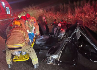Ultrapassagem indevida provoca colisão entre carro e dois caminhões e deixa quatro feridos na BR-369