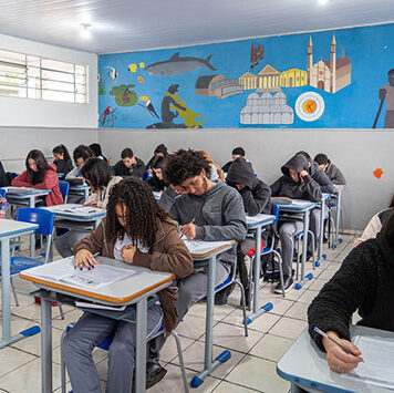 Prova Paraná Mais: 100 mil alunos da rede estadual se preparam para disputar vagas na UFPR